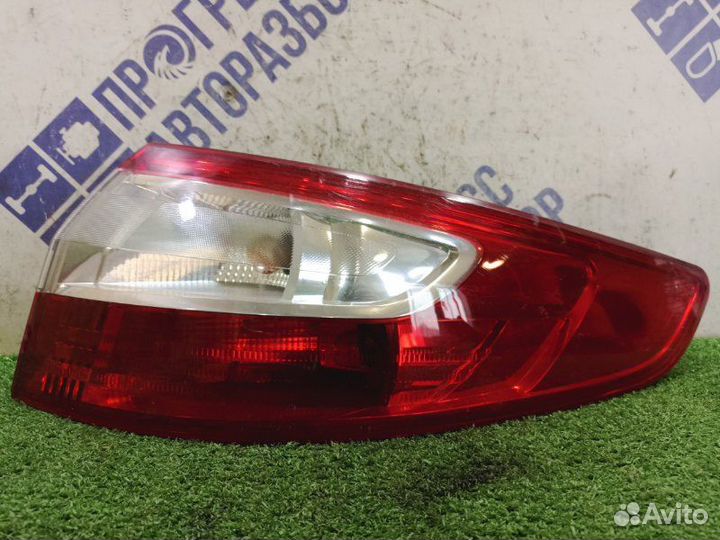 Фонарь задний правый Renault Fluence седан 1.6 K4M