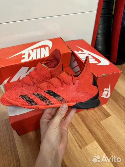 Бутсы adidas predator freak