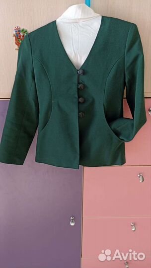 Зелёная школьная форма для первоклассника