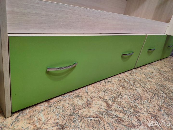 Кровать двухьярусная кровать чердак