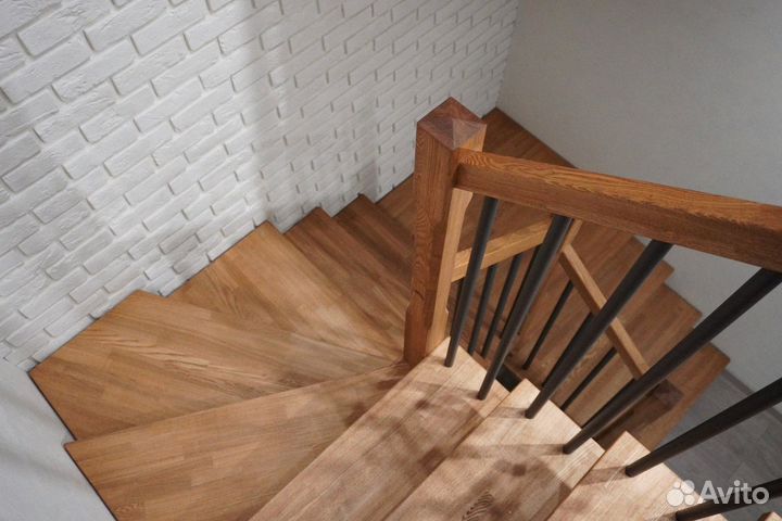 Лестница на монокосоуре на второй этаж
