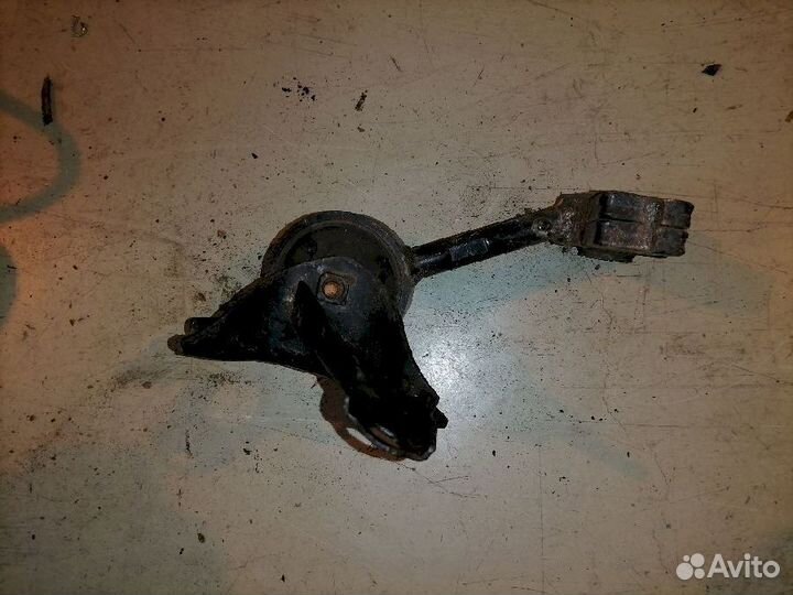 Опора двигателя (подушка двс) 12363-20070 косточка