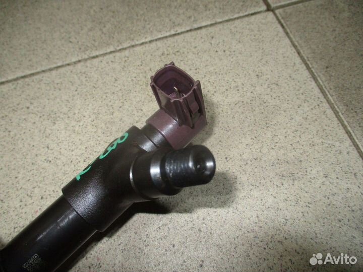 Форсунка дизельная Toyota Land Cruiser 200