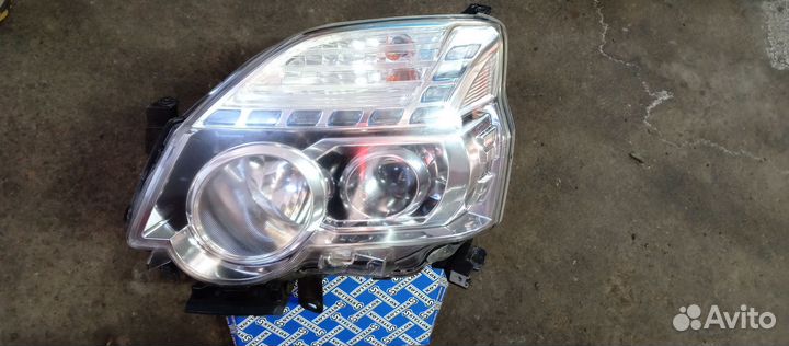 Фара передняя левая