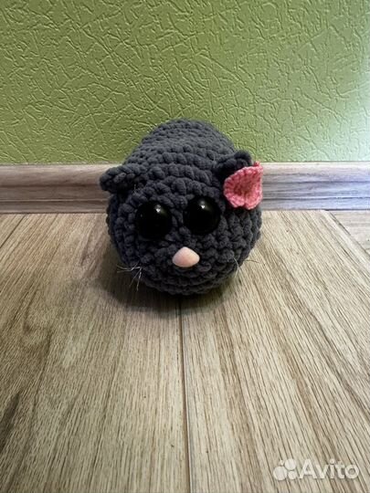 Вязаный хомяк грустный из мема