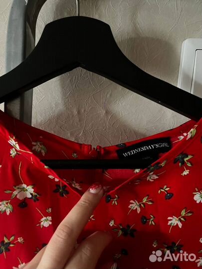 Красное платье миди