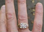 Золотое кольцо перстень печатка с бриллиантом