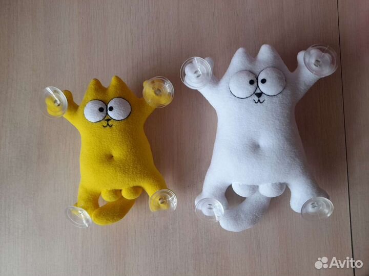 Кот Саймон в машину