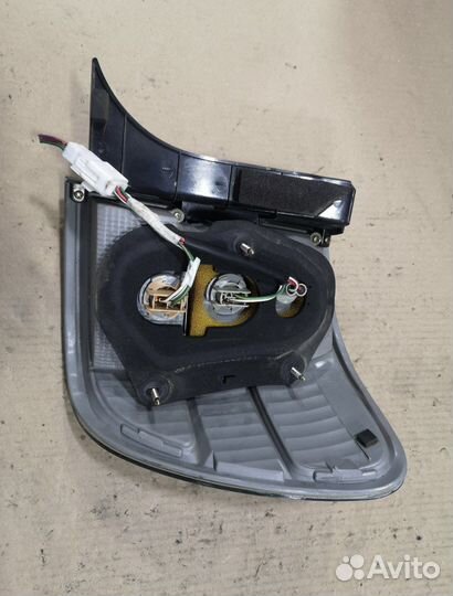 Стоп левый Toyota brevis jcg10