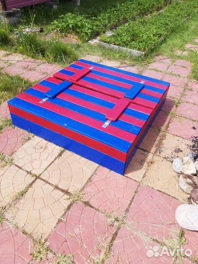 Песочница с крышкой