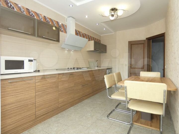 2-к. квартира, 53 м², 3/6 эт.