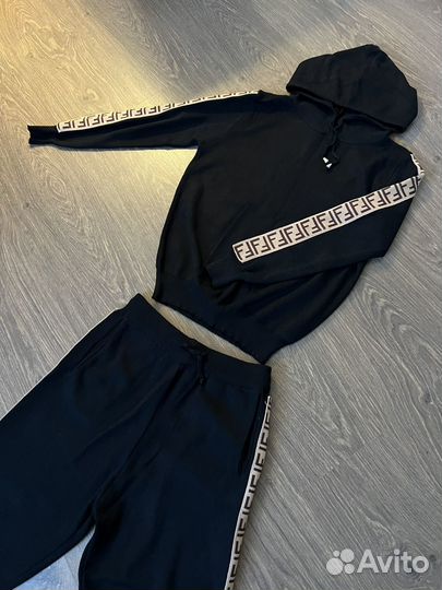 Костюм трикотажный