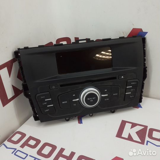 Блок управления магнитолой (центральная консоль)