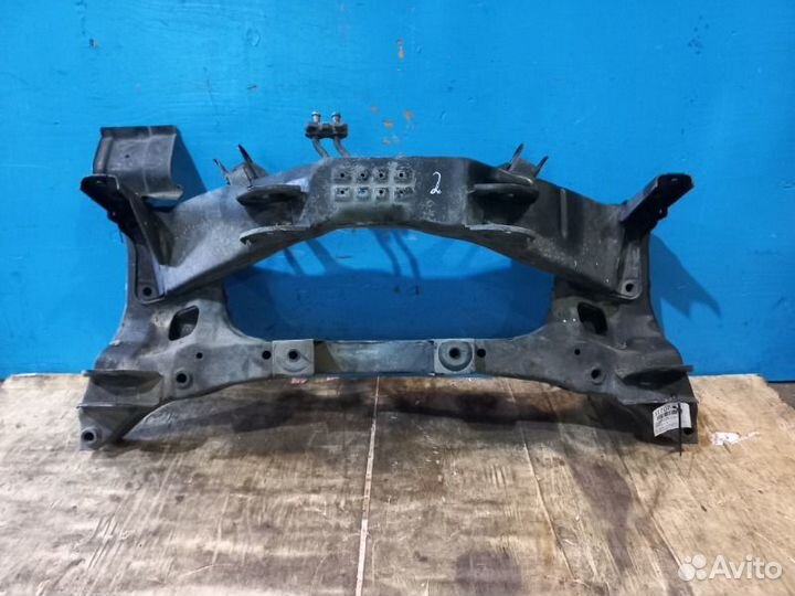 Балка подвески задняя Mitsubishi Outlander 1