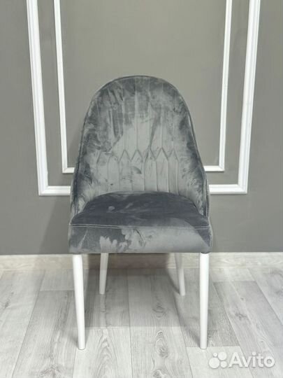 Комплект стол и стулья. Оплата при получении