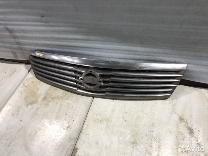 Решетка радиатора Nissan Teana J31