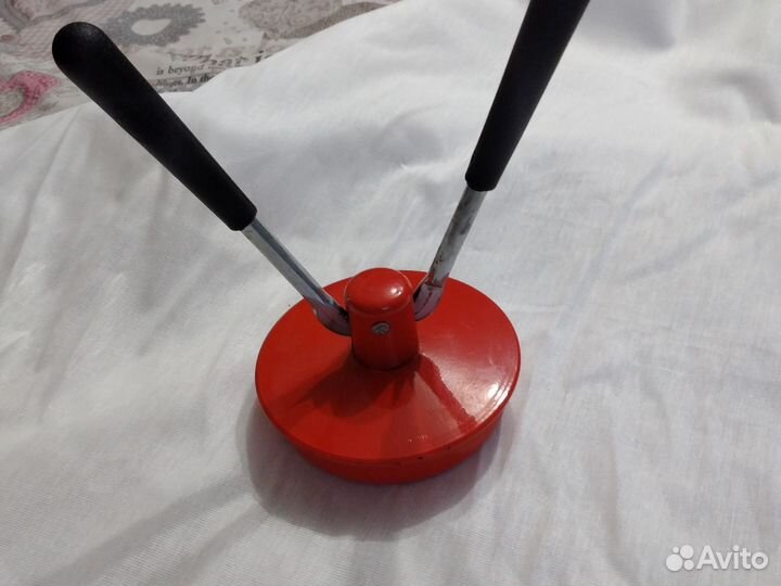 Закаточная машинка для жестяных банок