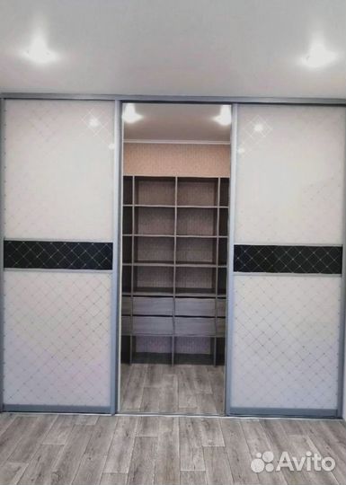 Шкафы распашные