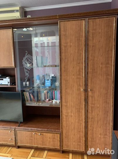 Стенка в гостиную