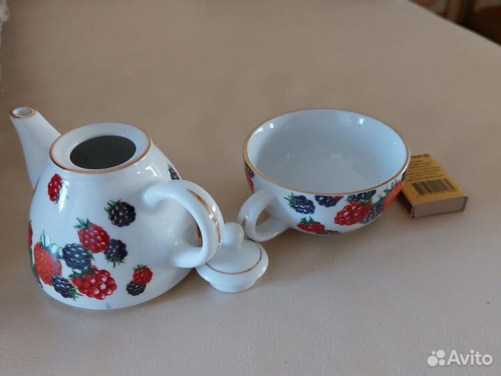 Заварной чайник на чашке