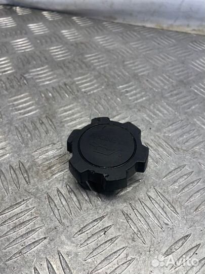 Крышка маслозаливной горловины Toyota Avensis 1