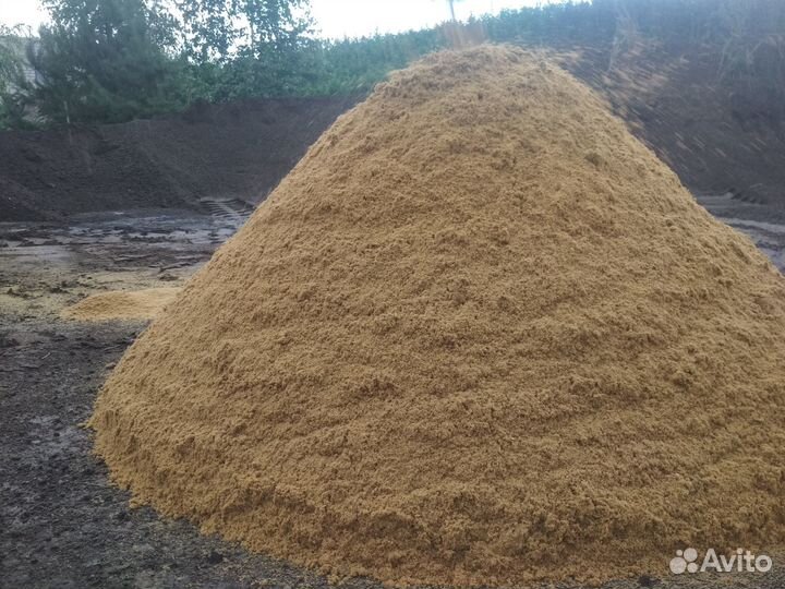 Карьерный крупнозернистый сеяный песок 1