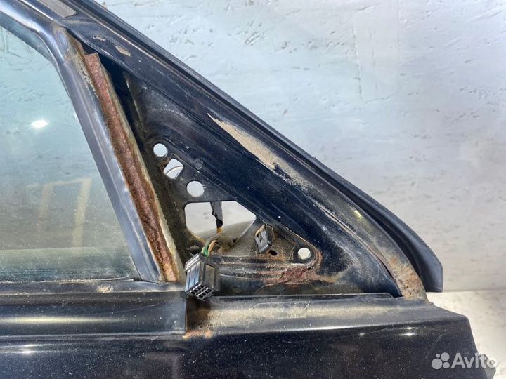 Дверь боковая передняя правая Kia Spectra седан