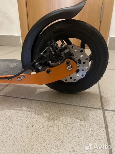 Самокат городской novatrack polis 200