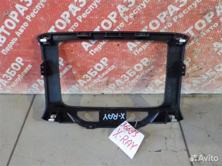Рамка магнитолы LADA X-Ray 21129 2016