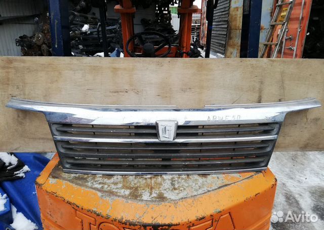 Решетка радиатора Nissan Elgrand E50