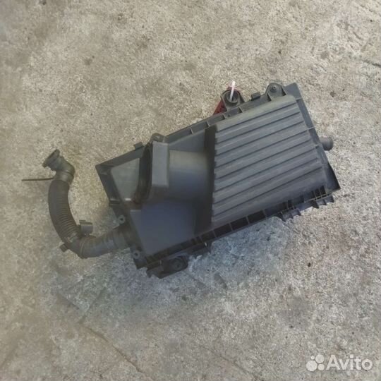 Корпус воздушного фильтра Skoda Octavia A4