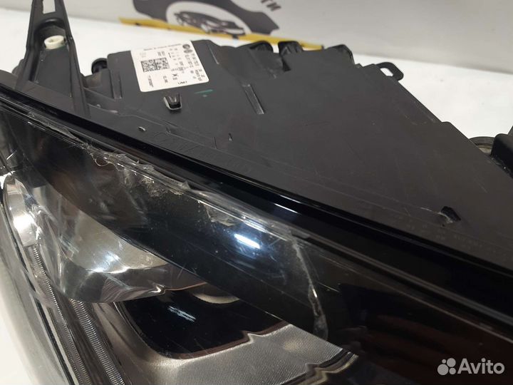 Фара правая Touareg NF с дхо