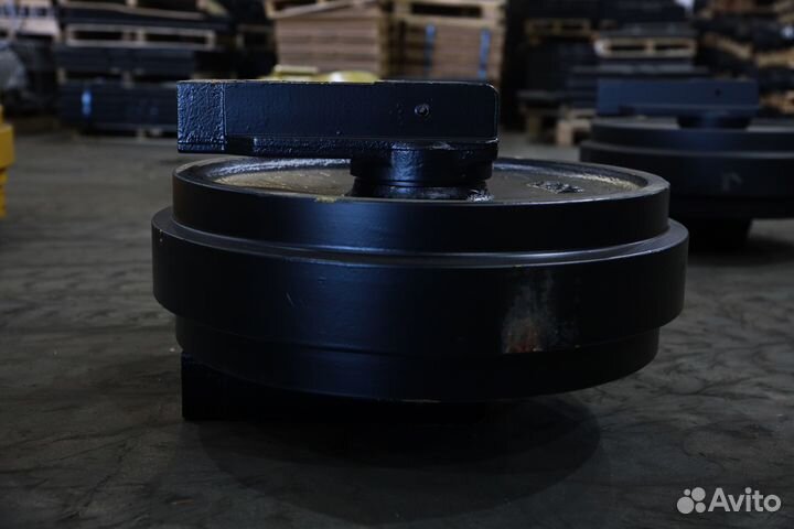 Колесо направляющее 81E8-2004 (9 серия) R320LC-3 ск