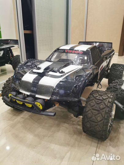 Бензиновая машинка на радиоуправлении