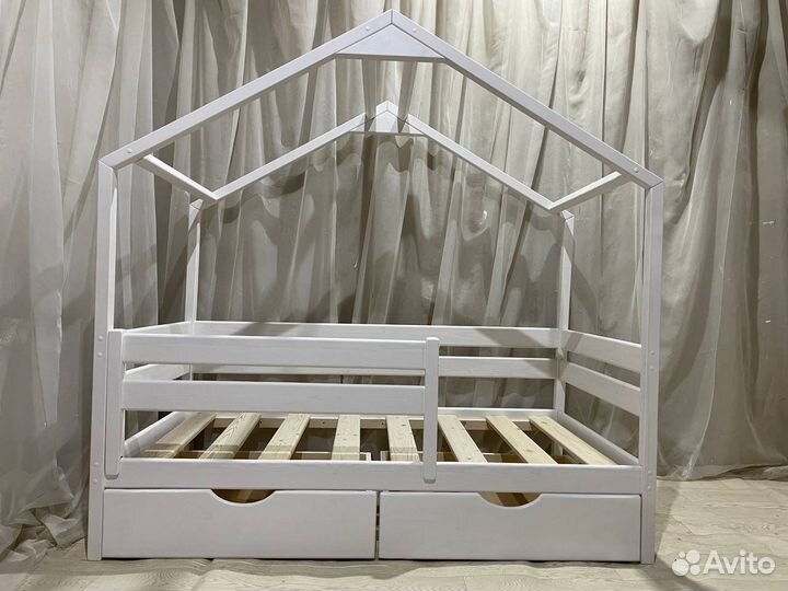 Детская кровать домик