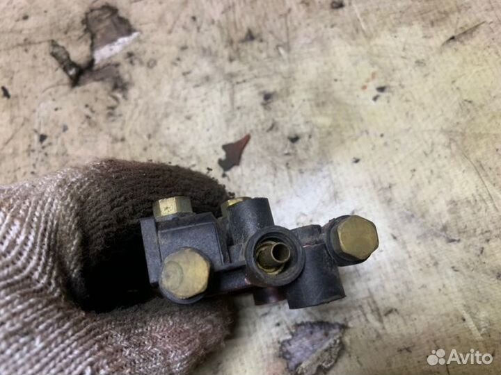 Распределитель пневмо Daf Cf 85 грузовой тягач