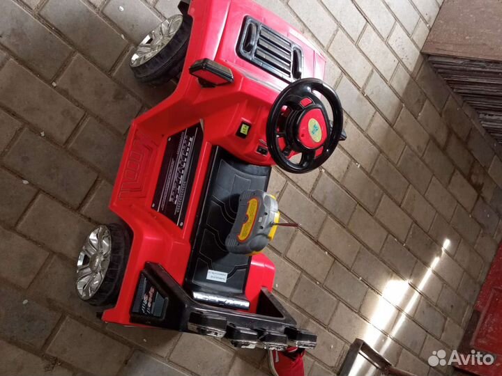 Детский электромобиль бу