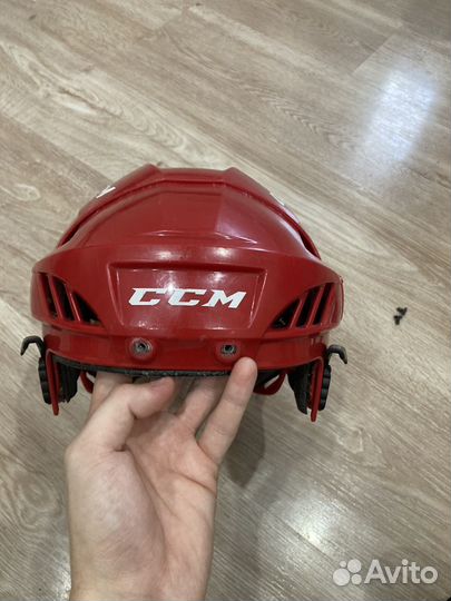 Хоккейный шлем