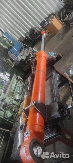 Гидроцилиндр экскаватора hitachi