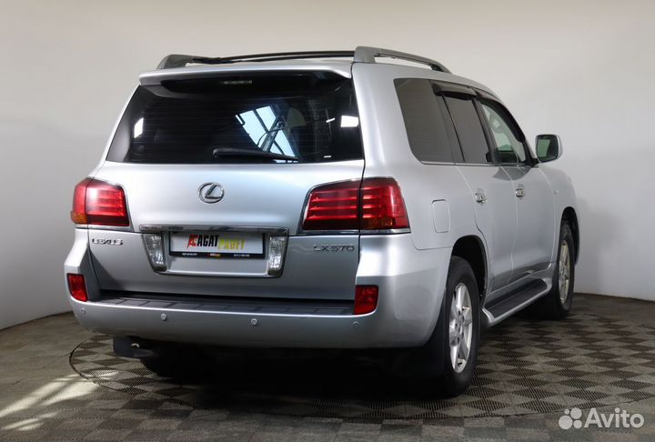 Lexus LX, 2010