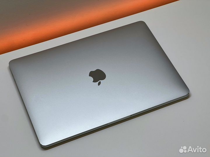 MacBook Pro 13 2018 i7 2.7/16gb/512gb