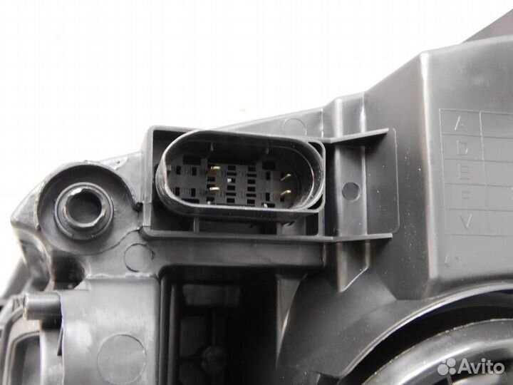 Фара правая Mercedes-Benz C-Class