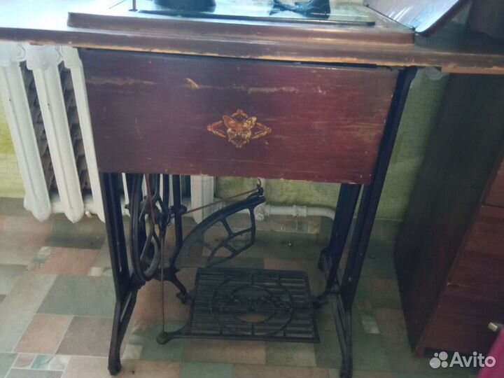 Швейная машина ножная