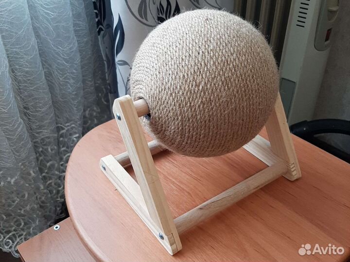 Когтеточка, кормушка