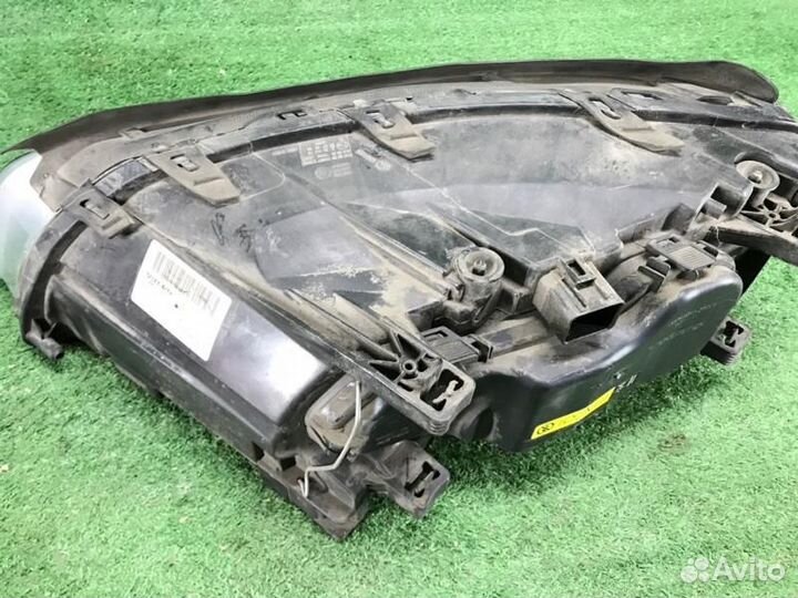 Фара правая Volvo XC70