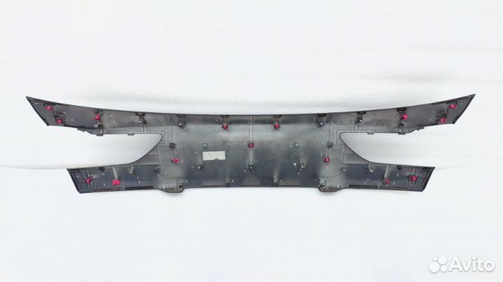 Б/У Накладка двери багажника Состояние отличное