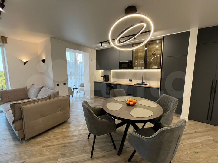 2-к. квартира, 80 м², 9/9 эт.