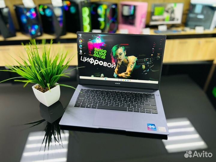 Мощный ноутбук Honor 14