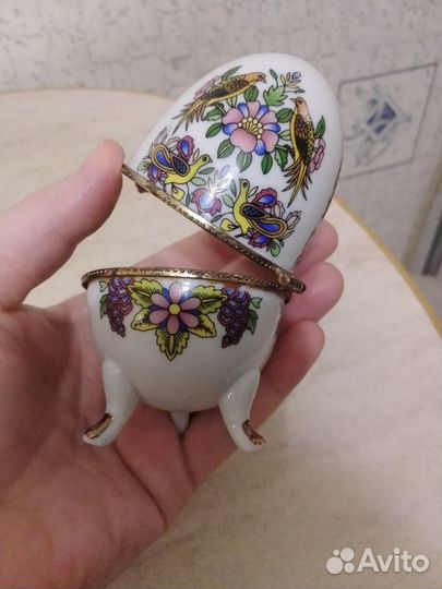Фарфоровая шкатулка Яйцо