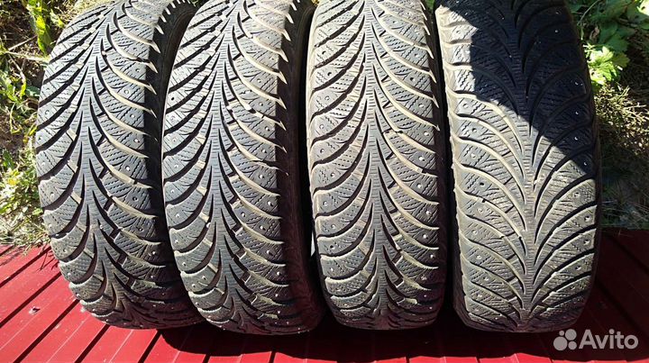 R15 Sava Eskimo Stud 185/65, PCD 4x114.3 DIA 63